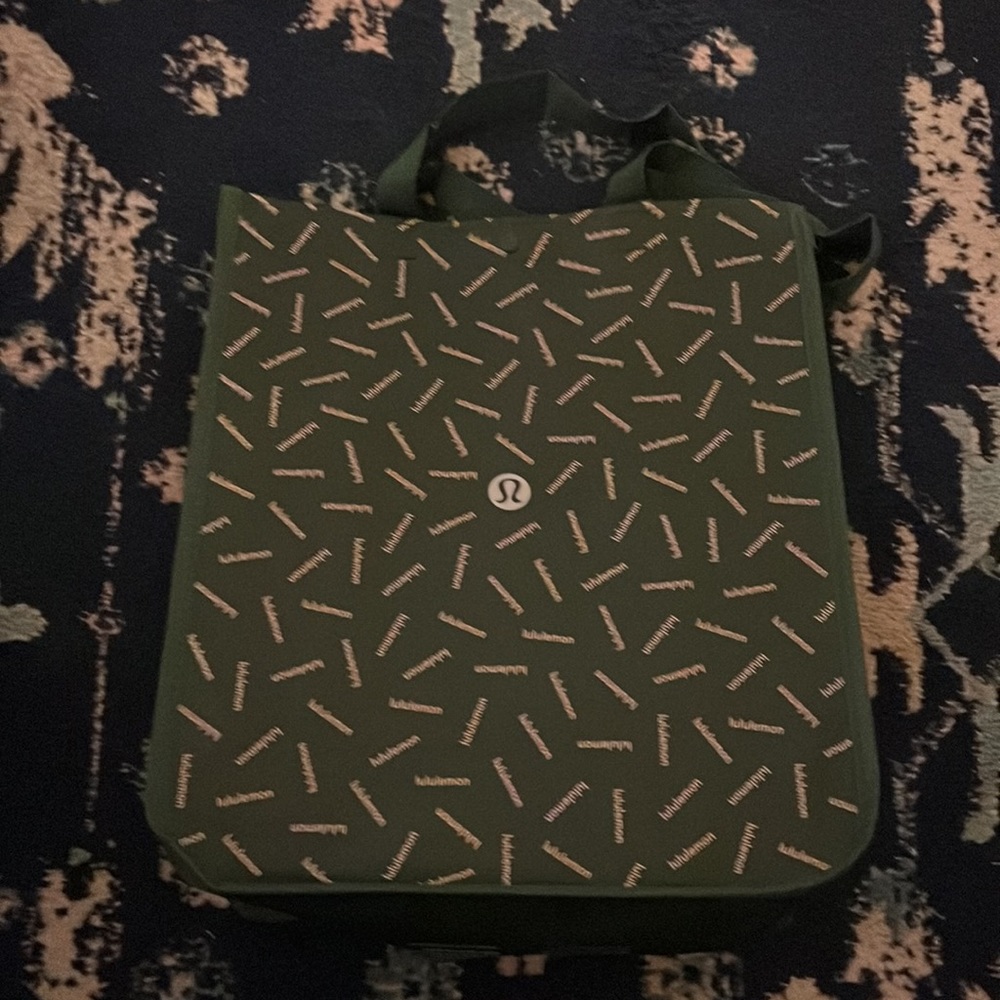 Large green lululemon bag